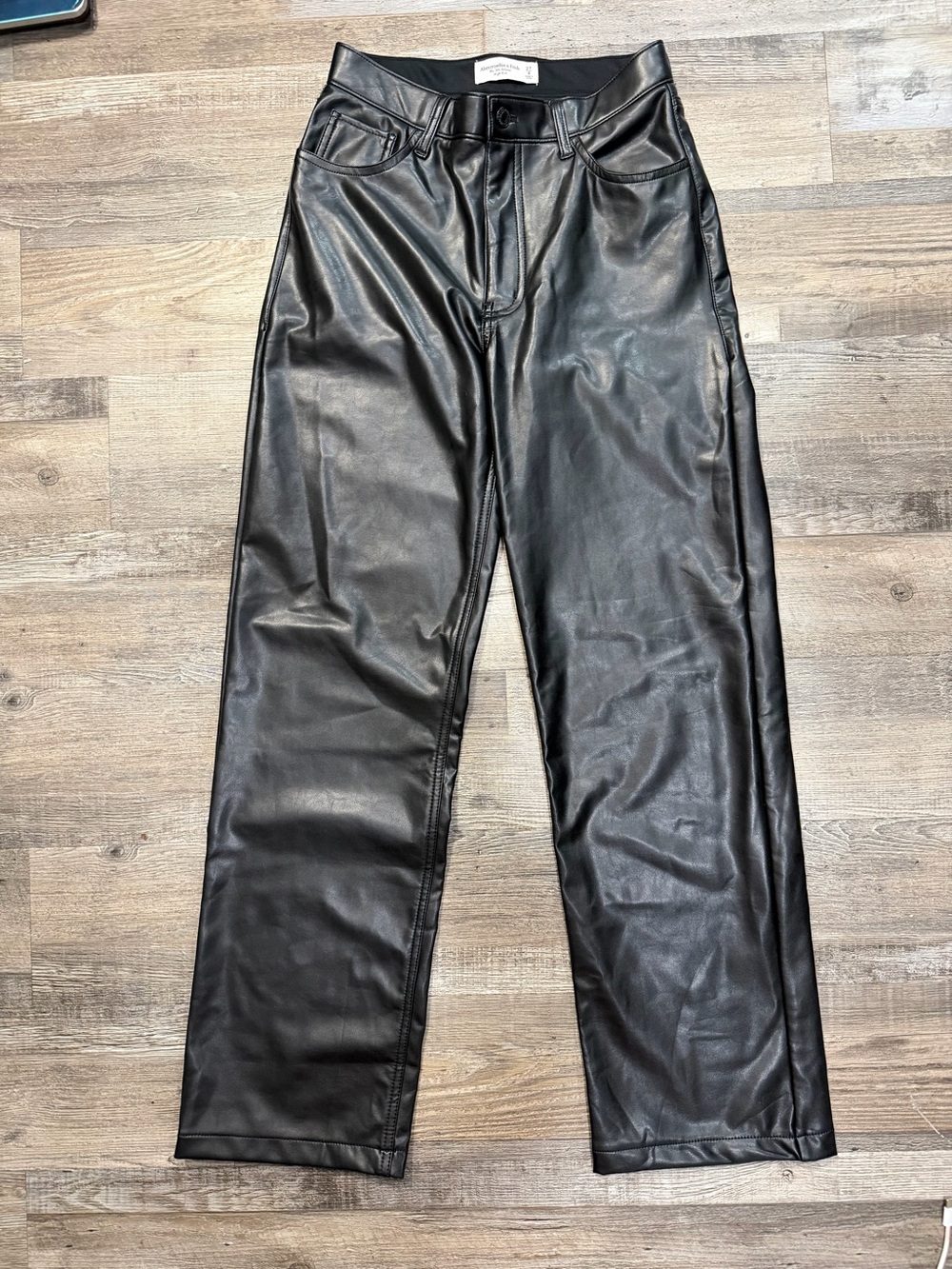 Abercrombie‎ & Fitch Black Faux Leather Wide-Leg Pants - Picture 3 of 8